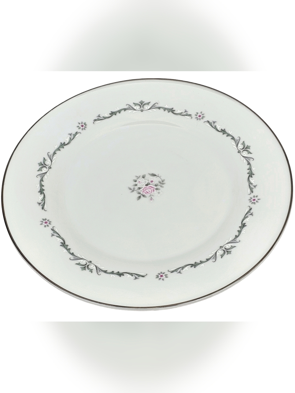 Vintage Signature Collection Petite Bouquet Dinner Plate 10 3/8" Floral & Vine